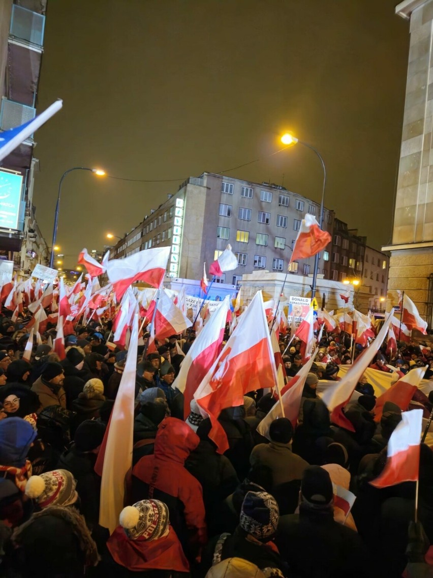 Ponad tysiąc Opolan na Proteście Wolnych Polaków w Warszawie. Organizatorzy mówią o trzystu tysiącach uczestników