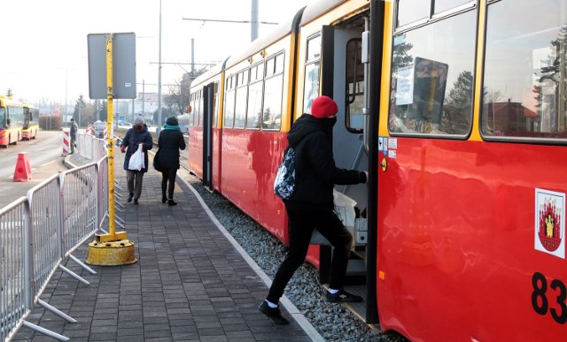 Peron przystanku tramwajowego do Tarpna przy Alei 23 go stycznia w Grudziądzu powrócił na właściwe miejsce