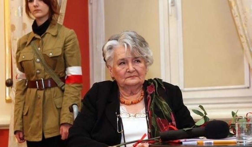Danuta Szyksznian-Ossowska, legendarna łączniczka AK w plebiscycie #PolkaNa100. Pomóżmy jej wygrać!
