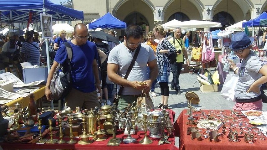 Targi staroci na Rynku Głównym.