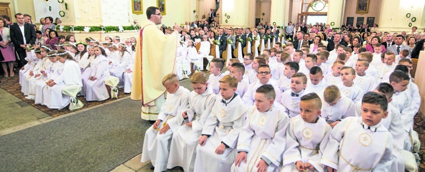 I Komunia Święta 2018. Dzieci w parafii pw. WNMP w Wągrowcu przyjęły Eucharystię [ZOBACZ ZDJĘCIA]