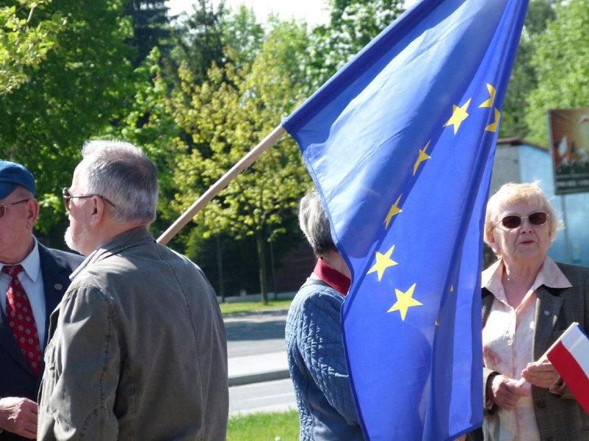 1 maja w Zduńskiej Woli. Manifestacja z okazji rocznicy wejścia Polski do UE