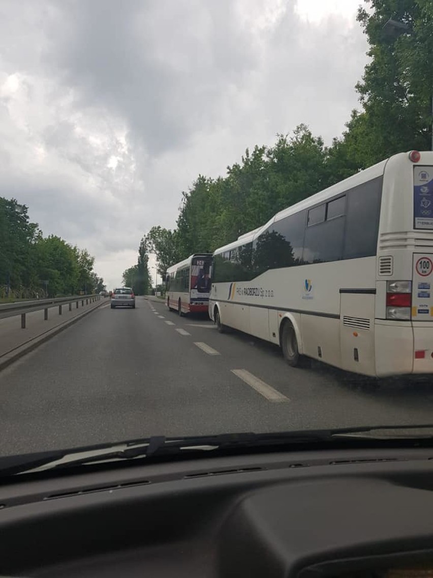 Na Witosa w Wodzisławiu Śl. zderzyły się dwa autobusy