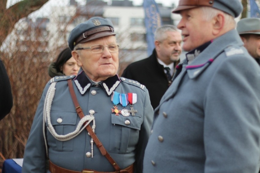 Pogórze. Uroczyste odsłonięcie pomnika upamiętniającego...