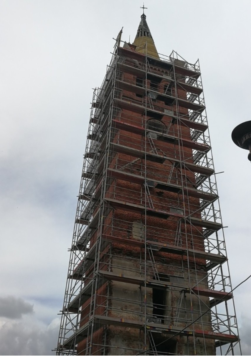 GÓRA. Trwa remont zabytkowej wieży w Czerninie [ZDJĘCIA]