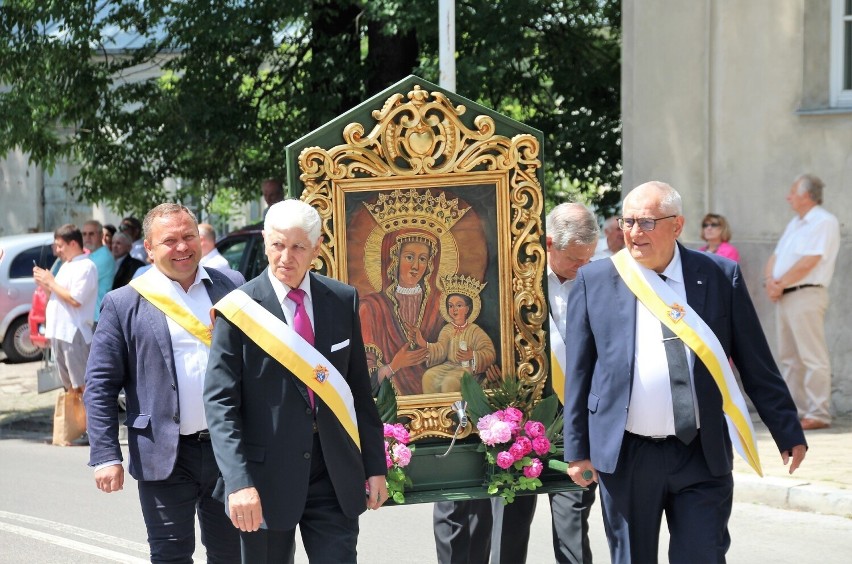 Zamość. Tysiące wiernych uczestniczyło w procesji Bożego Ciała 