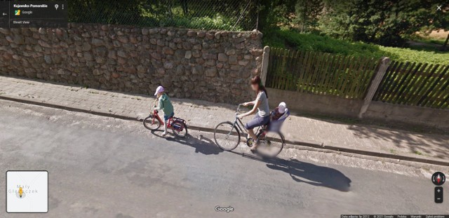 Na terenie gminy Brzozie w powiecie brodnickim ostatni raz zdjęcia do Google Street View były robione w 2018 r., ale większość jest z 2013 r. i 2012 r. Z pewnością osoby, które zostały wtedy "przyłapane" będą zaskoczone tym, jak wtedy wyglądały, a może nawet będą miały problem z rozpoznaniem siebie