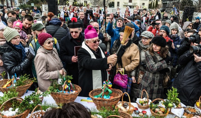 Święcenie pokarmów na Starym Rynku w roku 2018