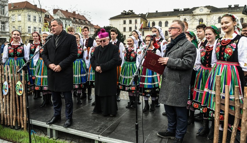 Bydgoska święconka i składanie życzeń przez prezydenta...