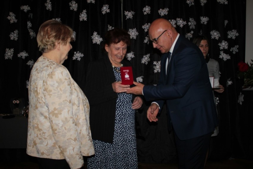 Podczas obchodów 60-lecia Honorowego Krwiodawstwa PCK w Wągrowcu wręczono wiele odznaczeń i wyróżnień dla najbardziej zaangażowanych