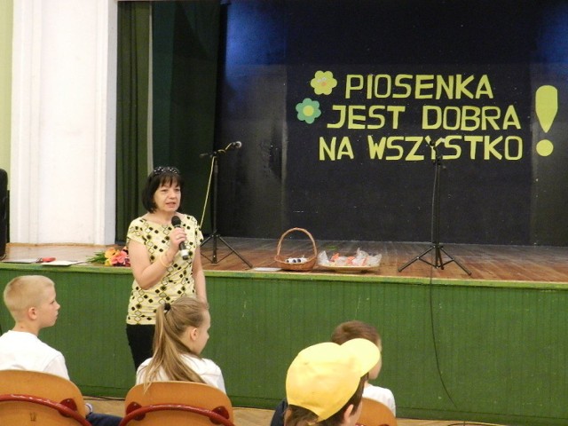 Pani Wiesława powitała ciepło wszystkich uczestnik&oacute;w konkursu.
Fot.Justyna Bartkowiak