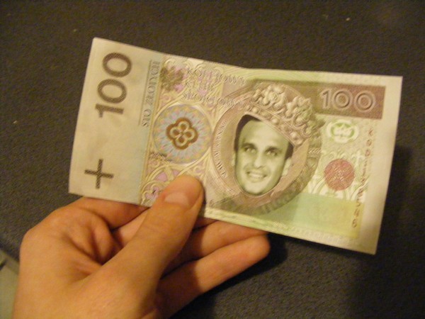 Takim właśnie banknotem 41-latek chciał zapłacić za papierosy