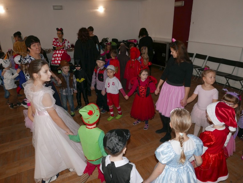 Dzieci z Przedszkola Miejskiego nr 2 w Żninie tańczyły na karnawałowym balu [zdjęcia] 