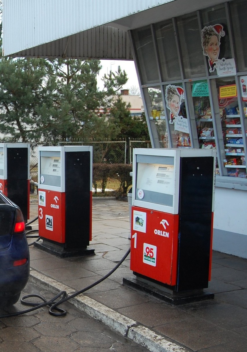 Stacja paliw w Stegnie będzie nieczynna od 1 stycznia 2014...