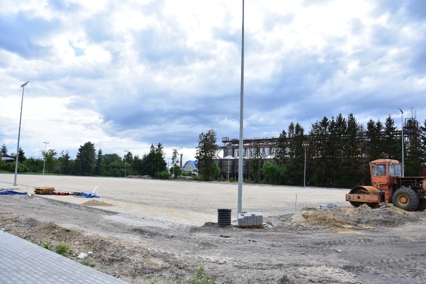 Przebudowa stadionu w Rogowie koło Żnina.