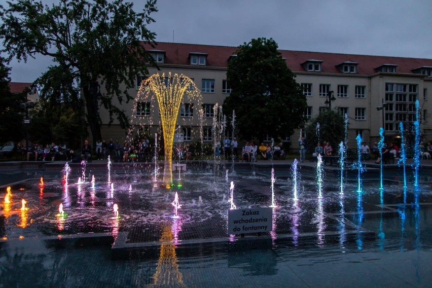 Multimedialna fontanna „Kolorowy Strumień Wody” przed...