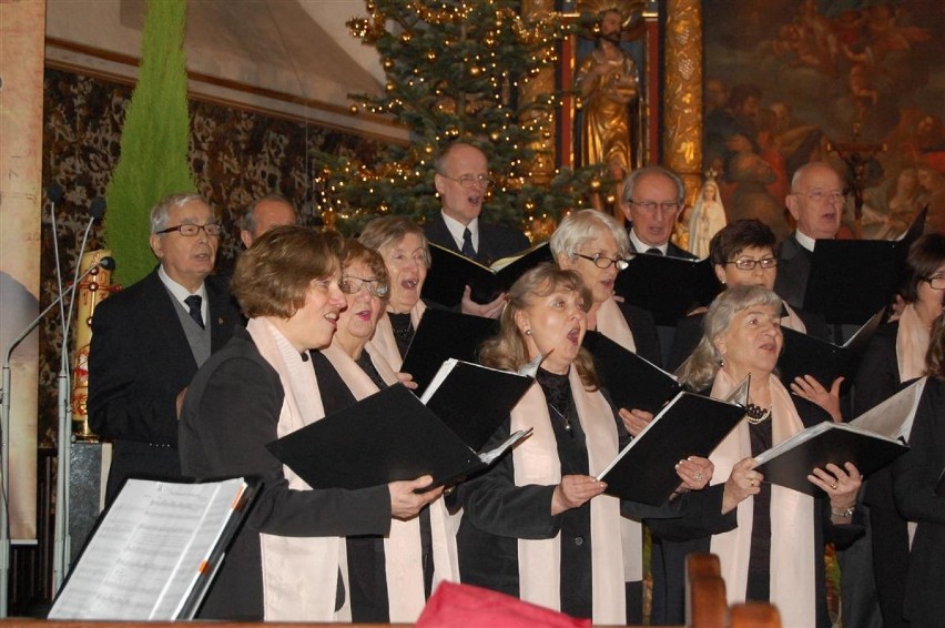 Koncert Kolędy Świata w Kartuzach [ZDJĘCIA]