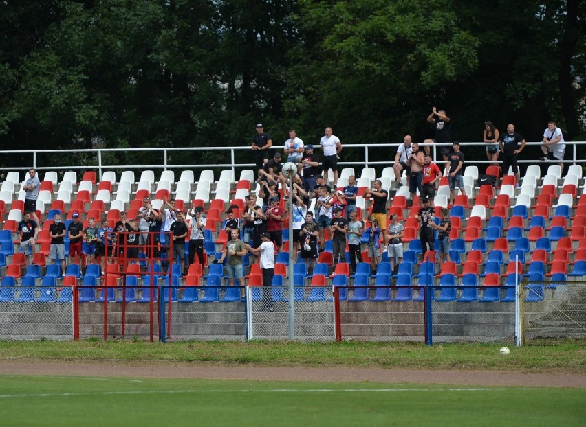 4 liga. Polonia Przemyśl przegrała u siebie z Karpatami Krosno 0:3 [ZDJĘCIA]