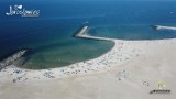 Plaża Dubaj nad Bałtykiem jak rajska wyspa na Melediwach lub Hawajach. Wchodzi w głąb morza na 180 metrów! HIT na sezon 2023 [9.09]