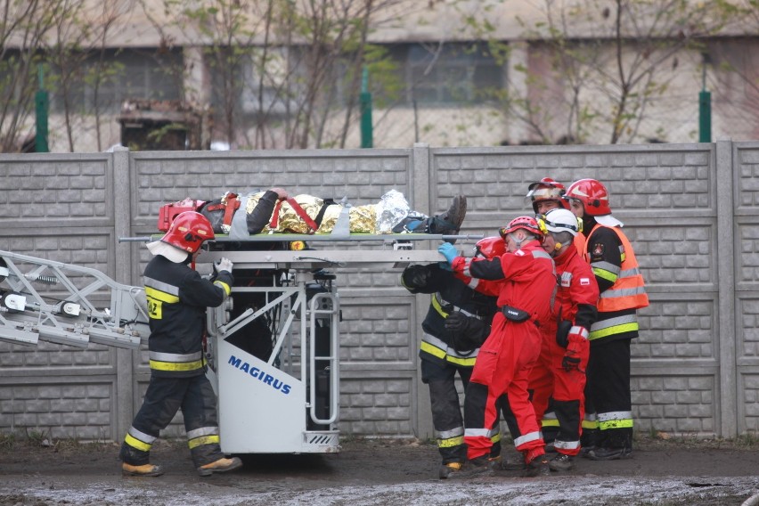 Setki strażaków i ratowników w akcji ZDJĘCIA