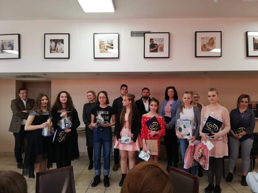 Konkurs fryzjersk dla młodych adeptów zawodu w Piekarach Śląskich