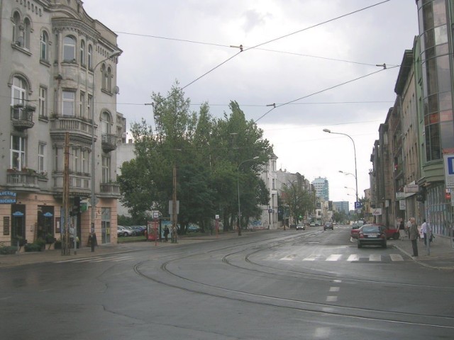 Ulica Piotrkowska przy Żwirki - podczas budowy Tramwaju Regionalnego ulica będzie całkowicie zamknięta aż do Milionowej. Dzięki remontowi w tym miejscu tramwaj będzie miał wydzielone torowisko.