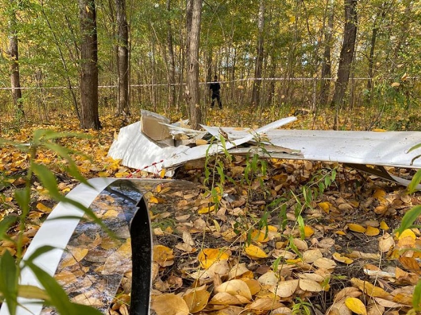 Katastrofa lotnicza w Kościelcu pod Częstochową! Szybowiec spadł na ziemię. Zginęły dwie osoby
