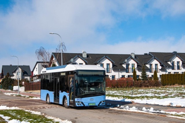 Elektryczny midibus marki Solaris od piąteku, 3 marca będzie kursował na liniach 145 i 153.