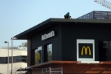 Nowy McDonald's w Białymstoku. Będzie przy ulicy Geodetów, już trwa rozbiórka (zdjęcia)