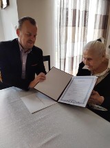 Mieszkanka Sosnowca - pani Anna obchodziła swoje 100. urodziny. Odwiedził ją prezydent
