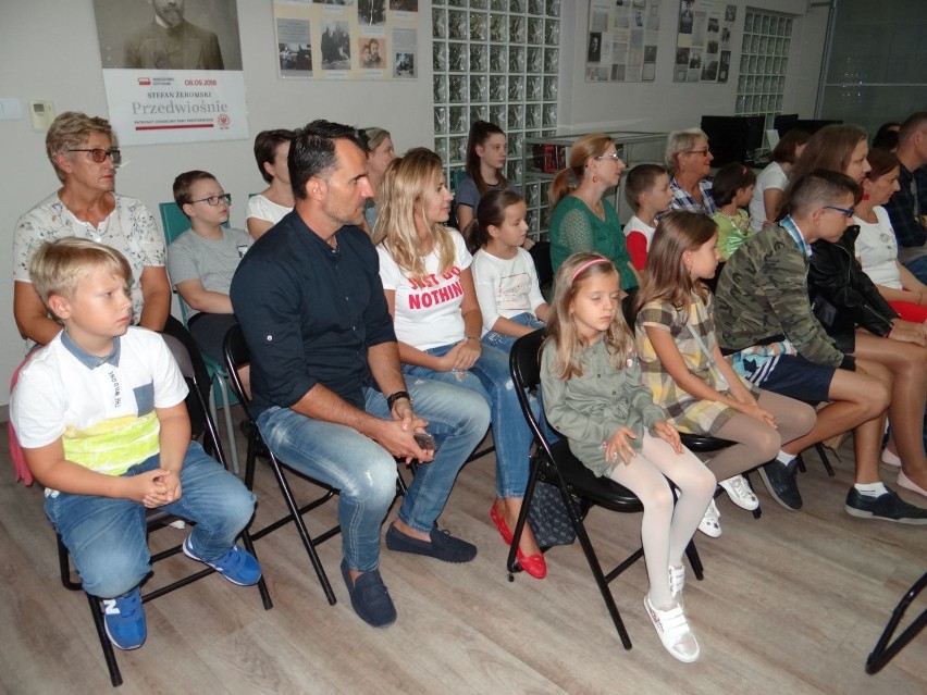 Parada promująca czytelnictwo w Wieluniu. Rozstrzygnięto wakacyjny konkurs biblioteki [ZDJĘCIA, FILM]