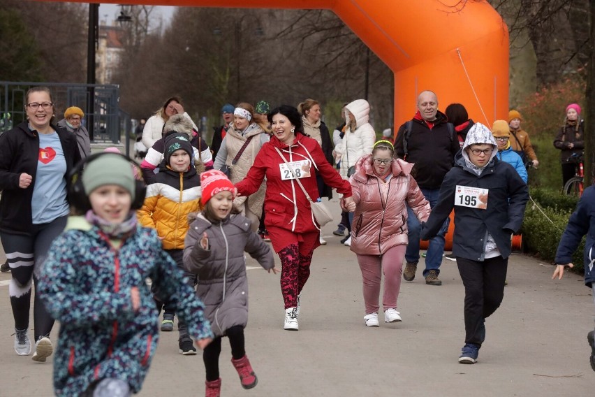 Bieg i marsz "Otwórz Serce na Kilometr" w Legnicy , zobaczcie zdjęcia