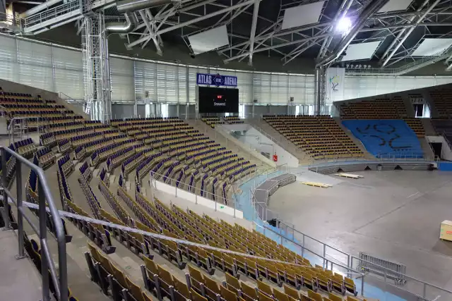 Atlas Arena w Łodzi przechodzi modernizację. System podwieszeń i okotarowanie są już zainstalowane. Kolejnym krokiem będzie budowa skyboxu i stałych stoisk gastronomicznych