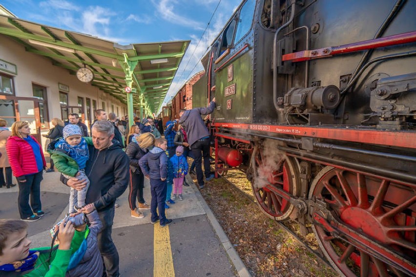 Pociągi retro wyruszają na malownicze trasy w całej Małopolsce