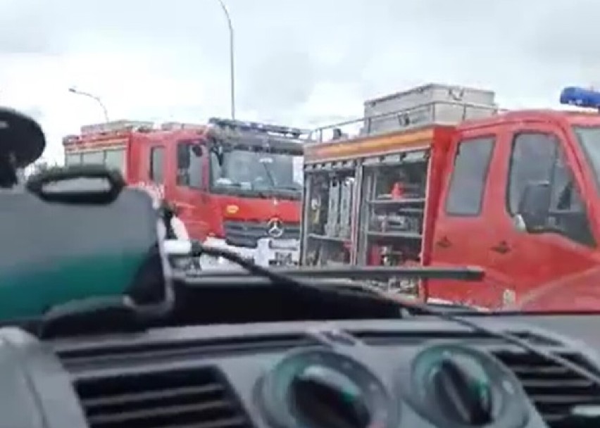 Wypadek w Pruszczu Gdańskim. Zderzenie cieżarówki z osobówką. Jedna osoba ranna. Utrudnienia na drodze