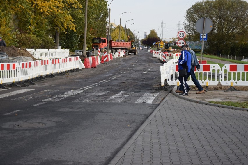 Przebudowa ul. Kombatantów ma potrwać do połowy listopada....