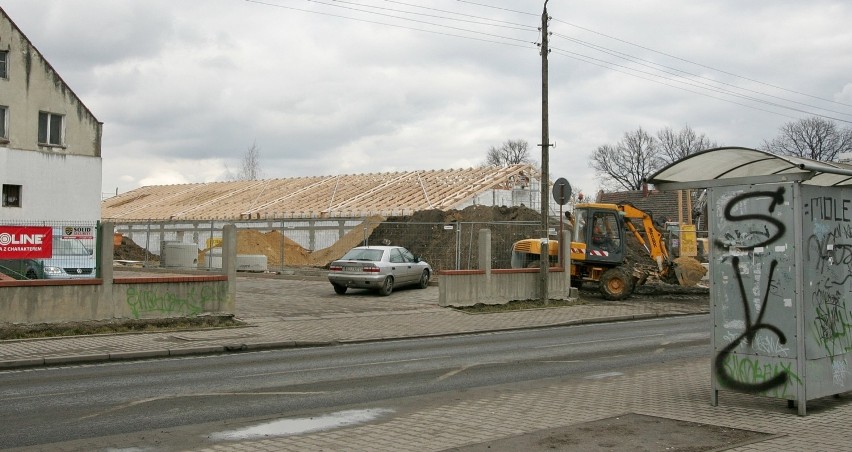 Nowa Biedronka przy ul. Żernickiej. Kiedy otwarcie? (ZDJĘCIA)