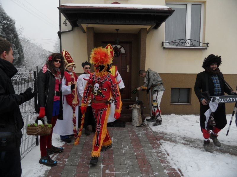 Dioboł, Koza, Żyd i inni, czyli mikołajowe bandy odwiedzały mieszkańców Łąki [ZDJĘCIA + WIDEO]