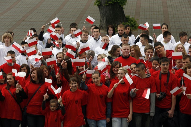 Głogów: Dzień flagi(ZDJĘCIA)