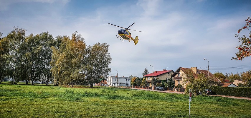 Leszno. Helikopter LPR lądował w Gronowie. W mieszkaniu zasłałbła 54-latka [ZDJĘCIA i FILM]