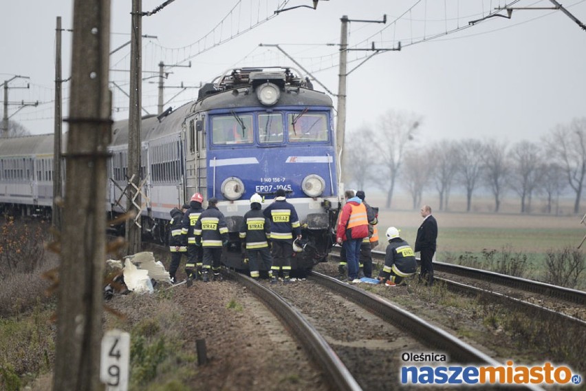 Wypadek na przejeździe kolejowym w Dąbrowie