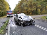 Wypadek koło Kostrzyna nad Odrą. W Dąbroszynie zderzyły się dwa samochody. Jedna osoba trafiła do szpitala