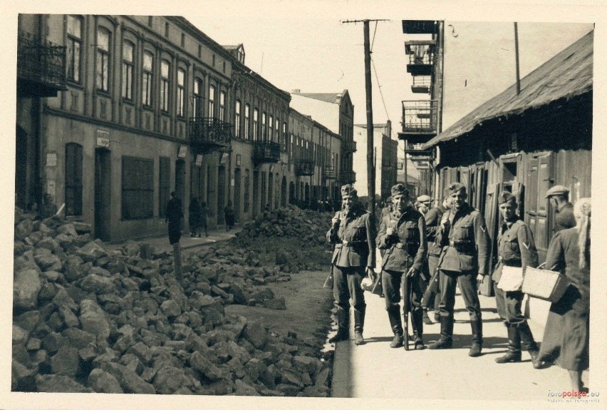 Ulica Marszałkowska w Zawierciu w latach 1939-1944.