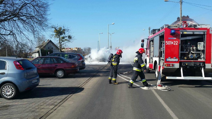 Pożar dwóch samochodów na ul. św. Anny w Lublińcu 