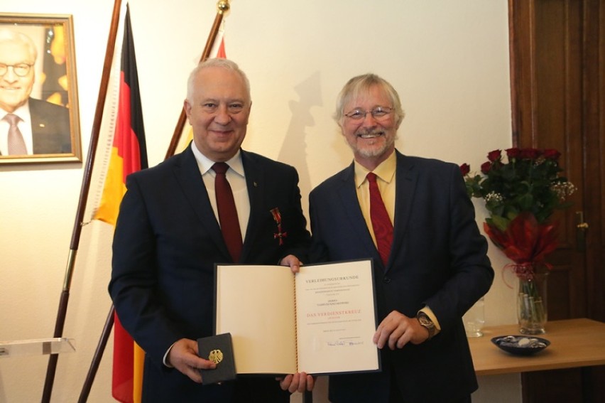 Tadeusz Krzakowski odznaczony Krzyżem Zasługi Republiki Federalnej Niemiec [ZDJĘCIA]