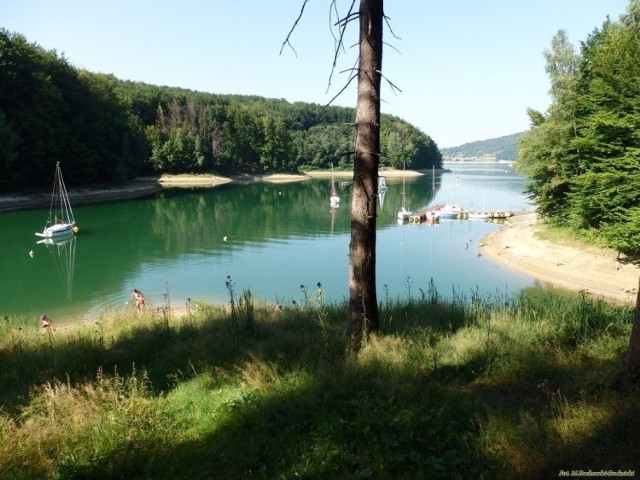 Zielone wzg&oacute;rza nad Soliną opiewa w swej piosence Wojciech Gąsowski. I trzeba przyznać, że wie o czym śpiewa.