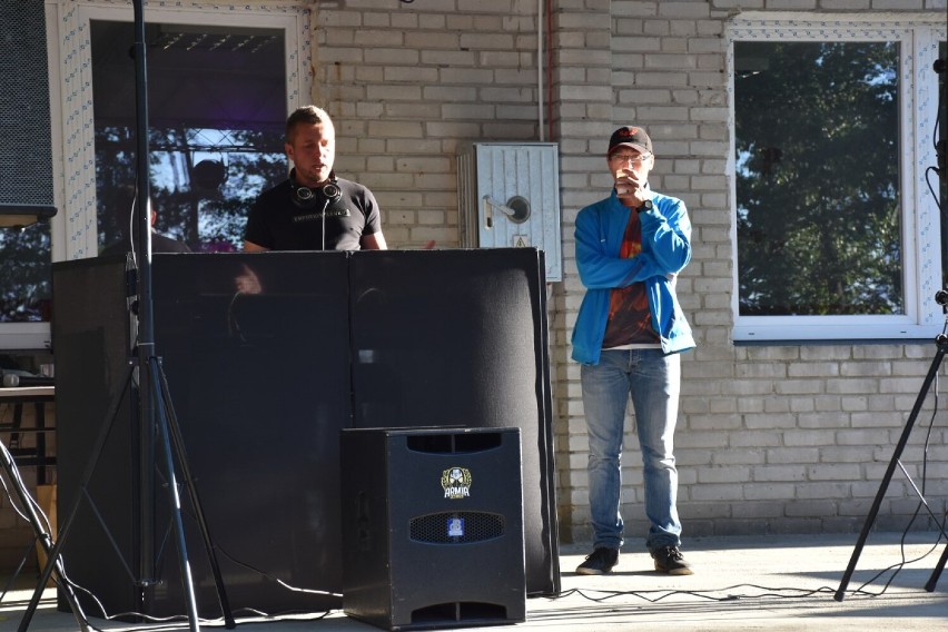 Piknik rodzinny w Czartkach z Raptusem i kabaretem. ZDJĘCIA