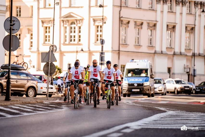 Na składakach z Kalisza nad Wigry. Trwa rowerowa wyprawa dla małej kaliszanki. ZDJĘCIA