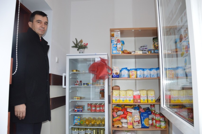 W Głogowie stanęły lodówki z żywnością dla potrzebujących