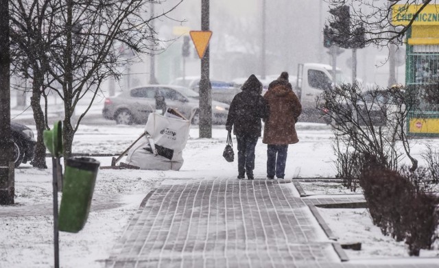 Instytut Meteorologii i Gospodarki Wodnej wydał ostrzeżenie drugiego stopnia  przed intensywnymi opadami śniegu, które nawiedzą część województwa małopolskiego. Opady śniegu prognozowane są od godzin nocnych, aż przez cały jutrzejszy dzień.